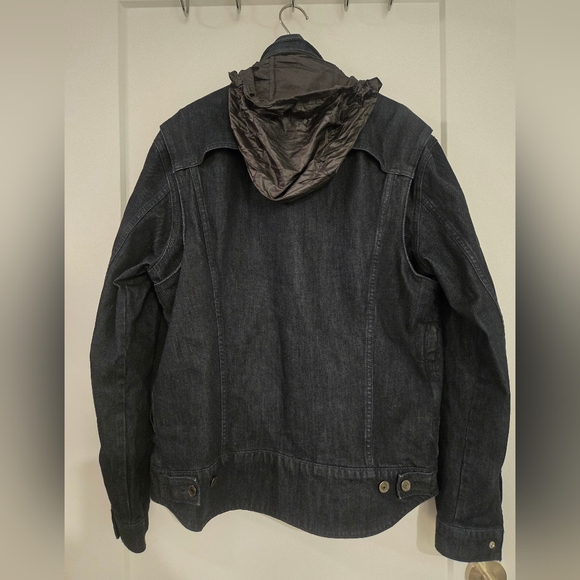 SOLD Levi's Commuter Jean Jacket - Picture 5 of 14